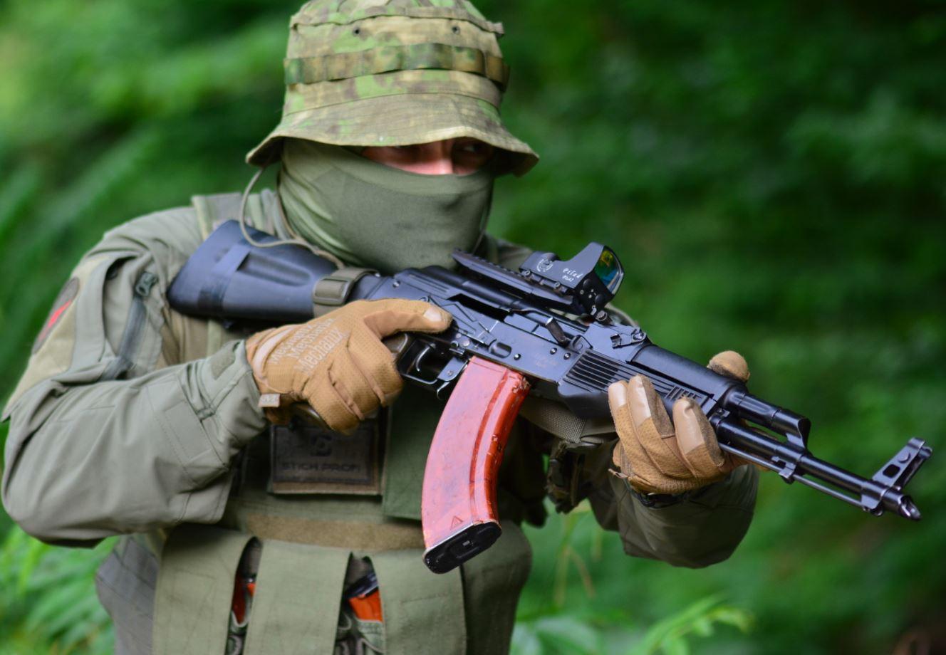 VOMZ P1X42 sur AK Kalashnikov 